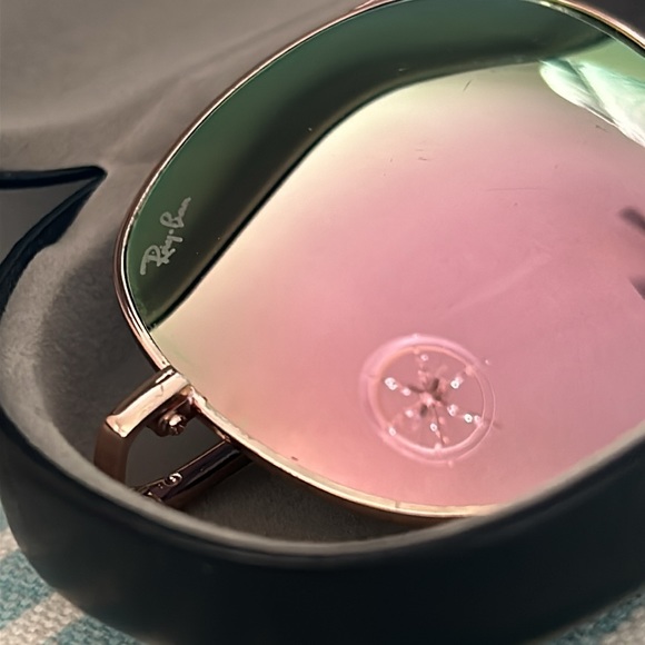 Ray Ban rose gold and pink mirror lenses - Picture 2 of 5